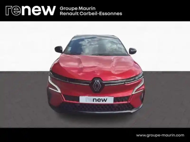 Renault Megane e-tech electric ev60 220ch techno optimum charge — photo 9