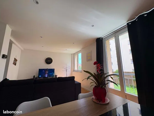 T3 lumineux 64m² - Balcon / Cave - Quartier Chaprais