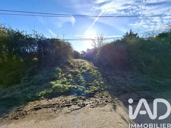 Terrain 900 m²