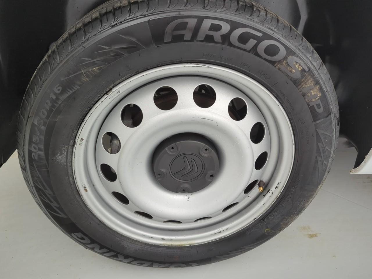 Citroën Berlingo van m 650 bluehdi 130 s&s eat8 driver — photo 17