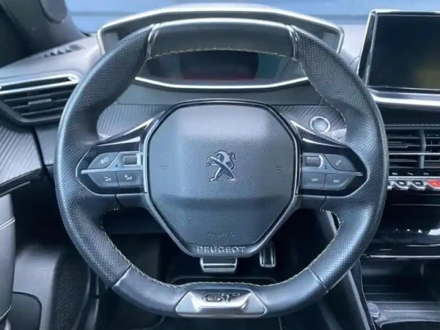 Peugeot 2008 e- 136ch gt — photo 10