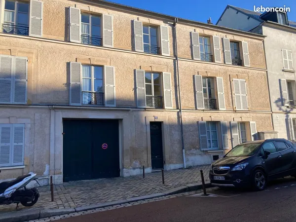 Vends place de parking couvert Versailles Saint Louis