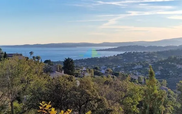 appartement 2 pieces avec vue sur mer dans le golfe de saint tropez