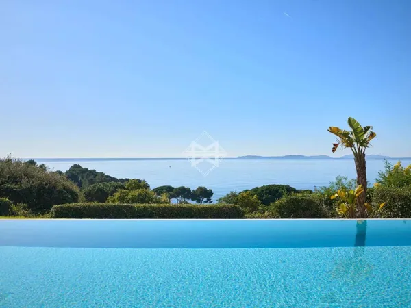 Villa 16 pièces 350 m²