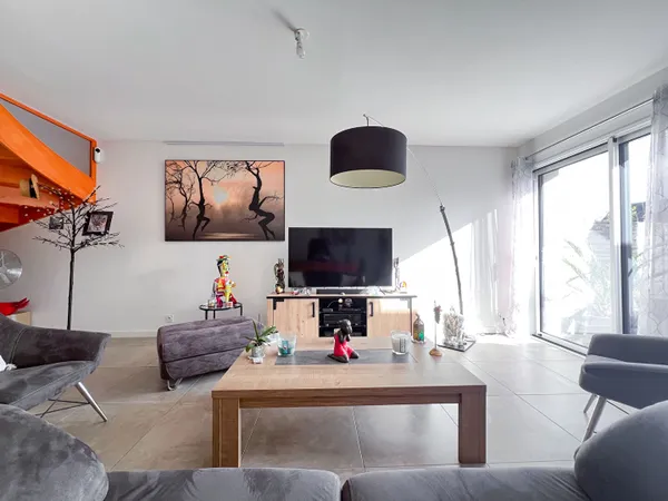 Maison récente 5 pièces à vendre à Les Ponts de Cé, proche des commodités!