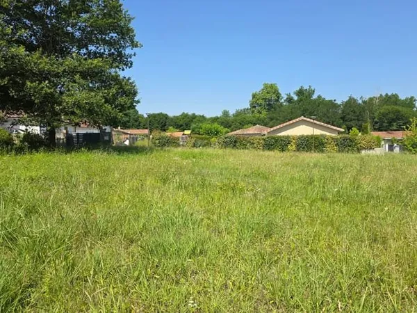 Terrain 669 m²
