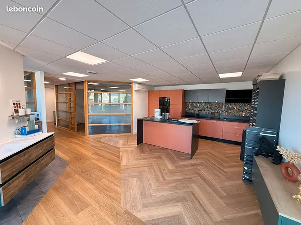 Local commercial 170 m² PLOUFRAGAN