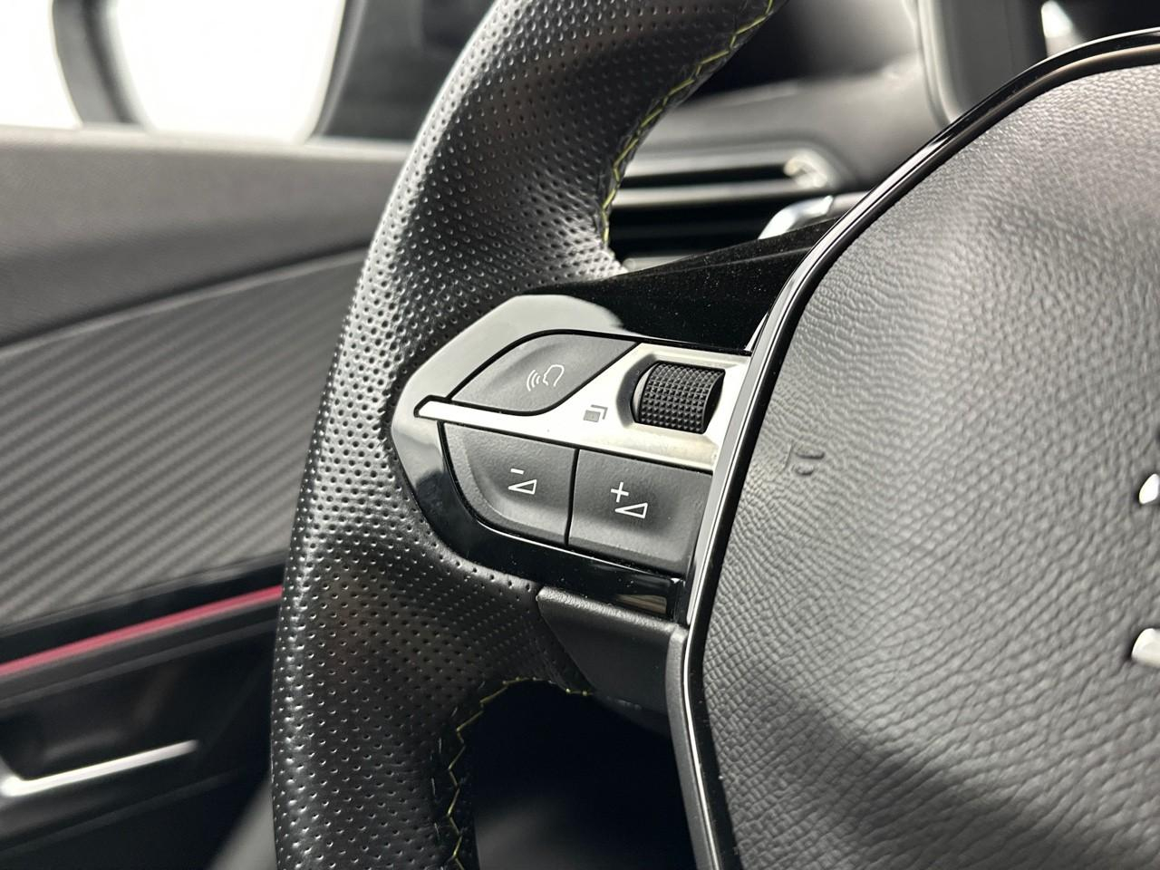 Peugeot 2008 puretech 130 s&s eat8 gt — photo 18