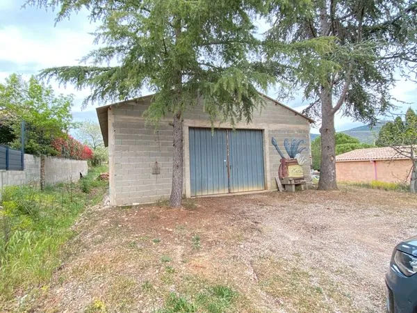 Location hangar