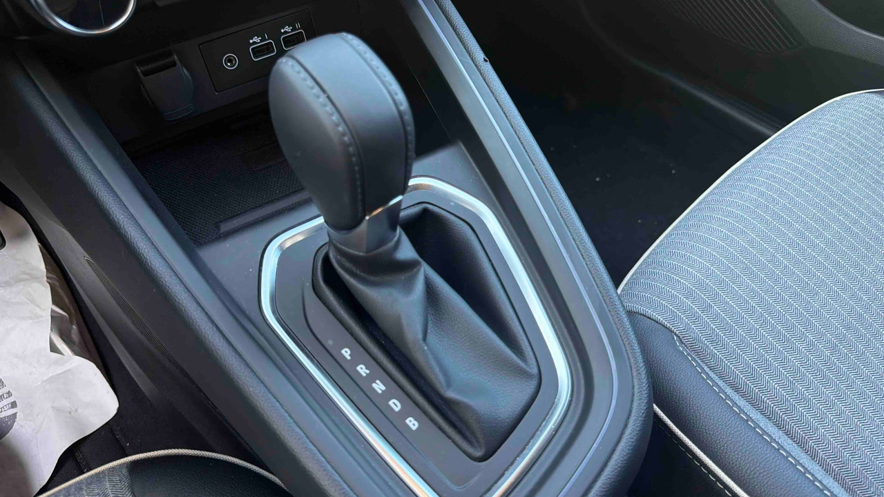 Renault Clio E-Tech full hybrid 145 — photo 22