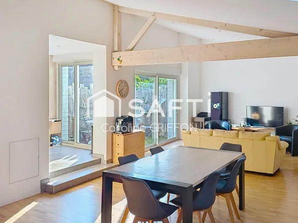 Maison de plain-pied 2 chambres au coeur du bourg