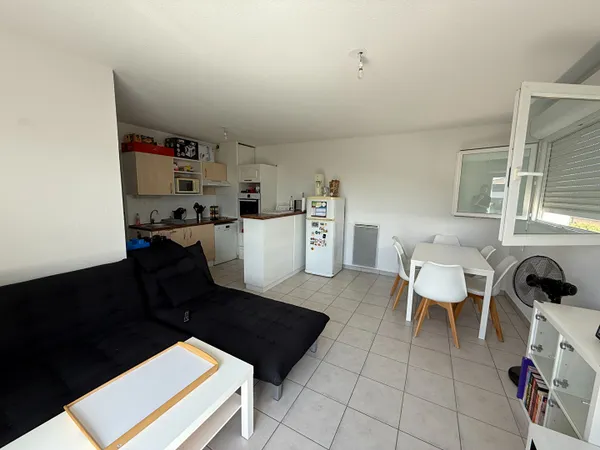 APPARTEMENT AVEC TERRASSE A CARCASSONNE