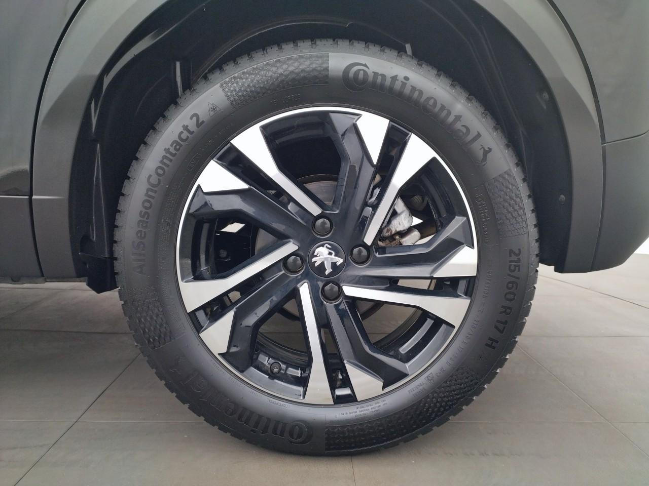 Peugeot 2008 puretech 130 s&s eat8 allure pack — photo 16