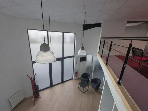VANNES EST- Local commercial de 195 m² environ