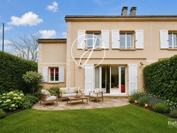 Rueil-Malmaison - BUZENVAL - Maison de 182m² - 4 chambres