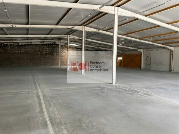 Local d'activité 800 m²