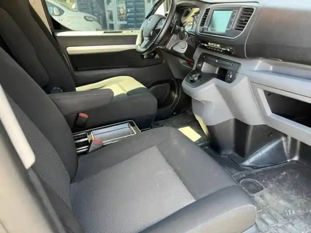 Opel Vivaro fg m 2.0 bluehdi 180ch s&amp;s pack business eat8 — photo 10