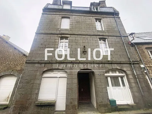 A VENDRE IMMEUBLE MAEN ROCH 239 m² 5 appartements