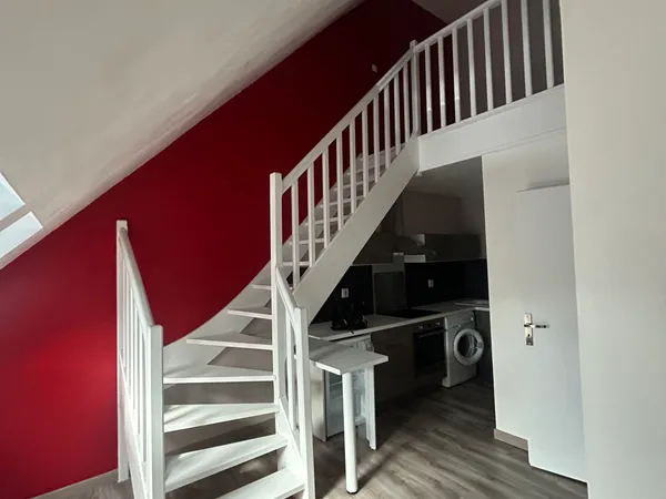À louer studio avec mezzanine