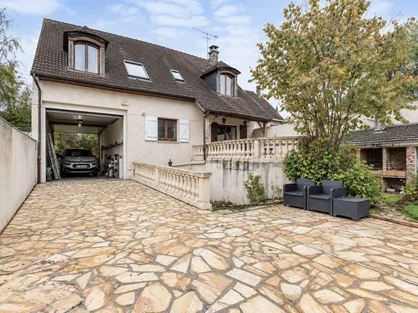 Maison Pontault Combault 7 pièces - 141 m² - fort potentiel!!