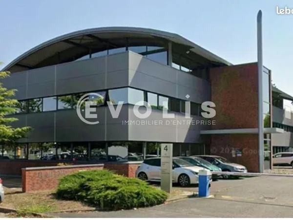 Bureaux 698 m²