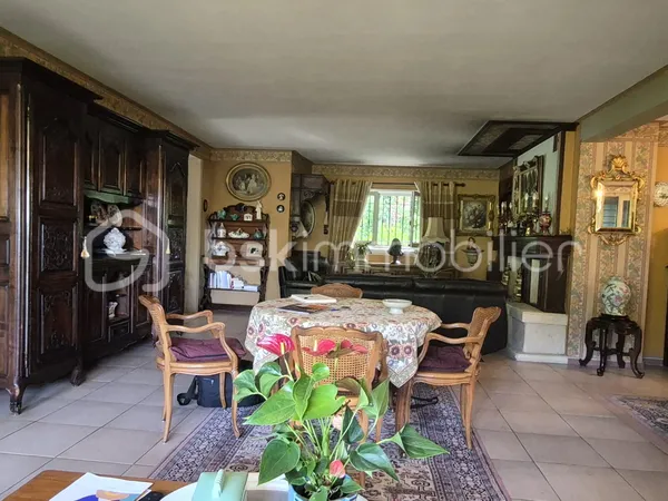 Maison 7 pièces 251 m²