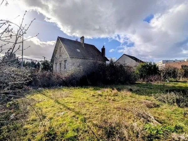 Terrain constructible 1179 m²