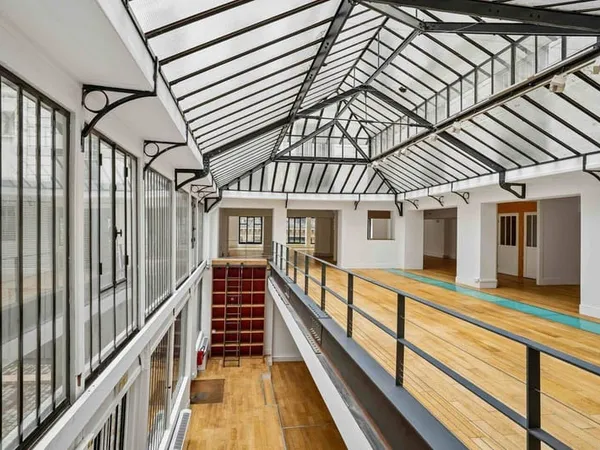 Bureaux 550 m²