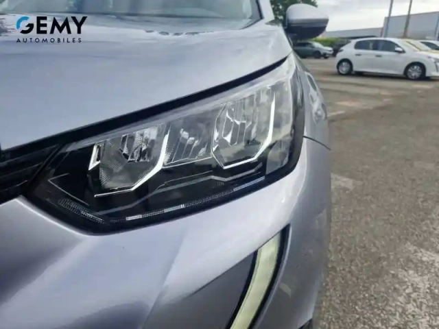 Peugeot 2008 puretech 100 s&amp;s bvm6 — photo 16