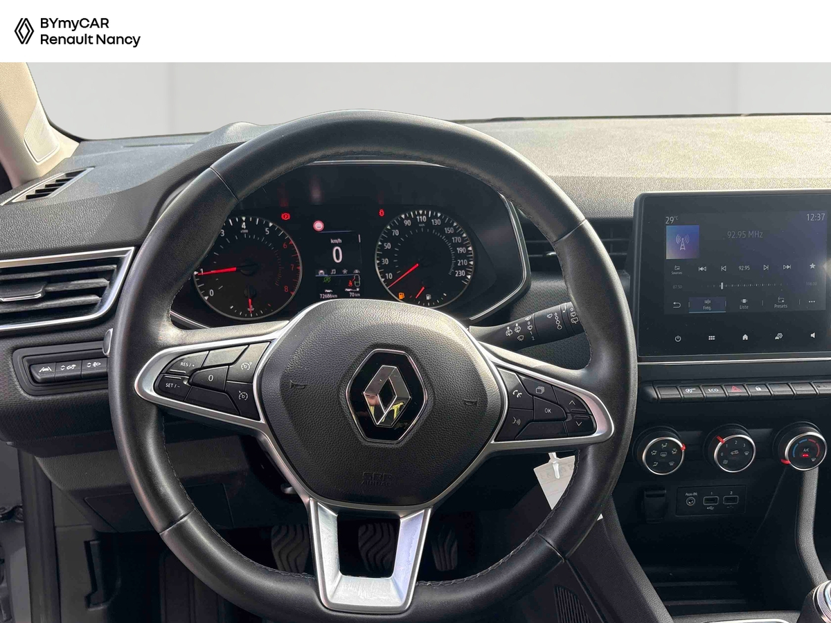 Renault Clio TCe 100 — photo 10