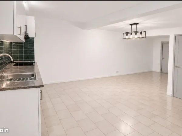 Location t2 + cellier quartier la Bastide