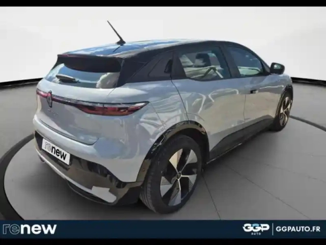 Renault Megane e-tech electric ev60 220ch equilibre super charge -b — photo 20