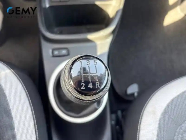 Renault Twingo iii sce 65 - 21 — photo 23