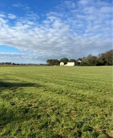 Maison de campagne avec prairie