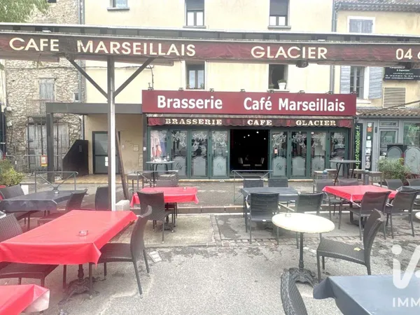 Local commercial à Pont-Saint-Esprit