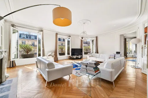 Appartement 7 pièces 264 m²