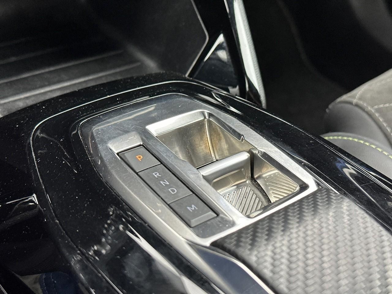 Peugeot 2008 puretech 130 s&s eat8 gt pack — photo 31