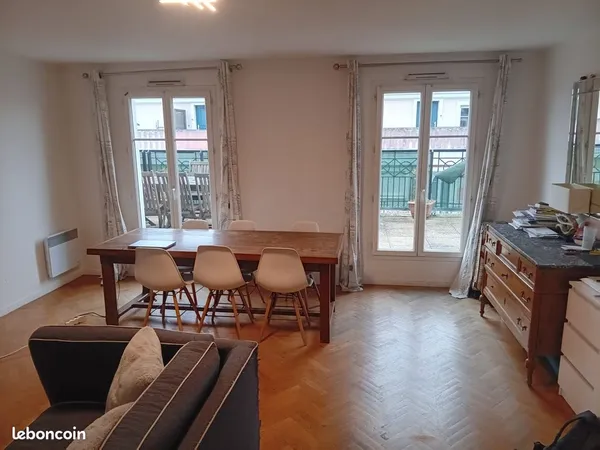 Chambre en colocation à les pavillons sous-bois