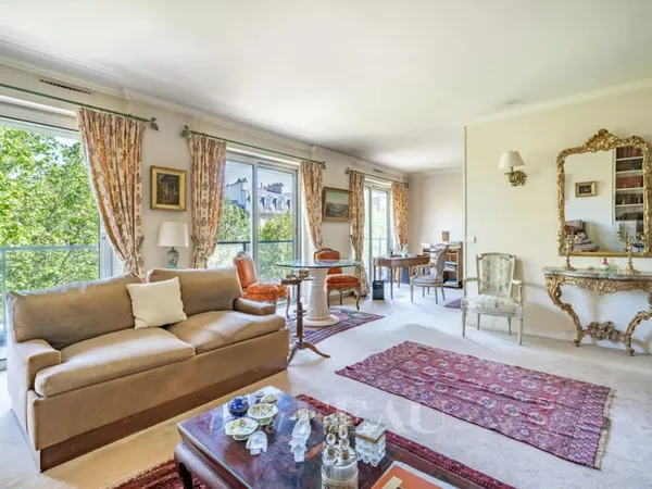 Neuilly - Mairie - Appartement avec balcon - Deux chambres