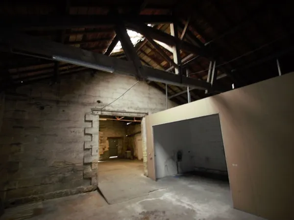 Local professionnel 170 m² ? St Seurin sur l'Isle