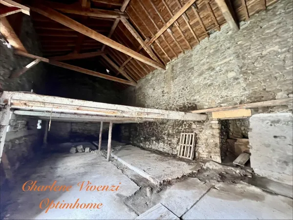 Exclusivité Grange en pierre à rénover Fort potentiel