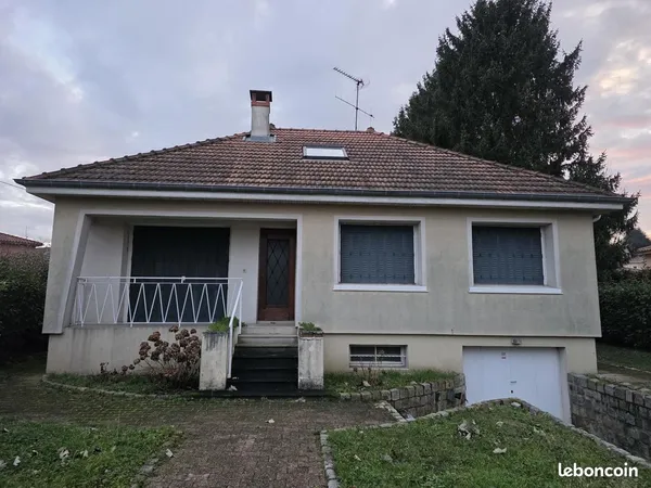 Petite maison tranquille sur grand terrain clos
