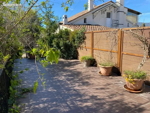 Haut de villa indépendant