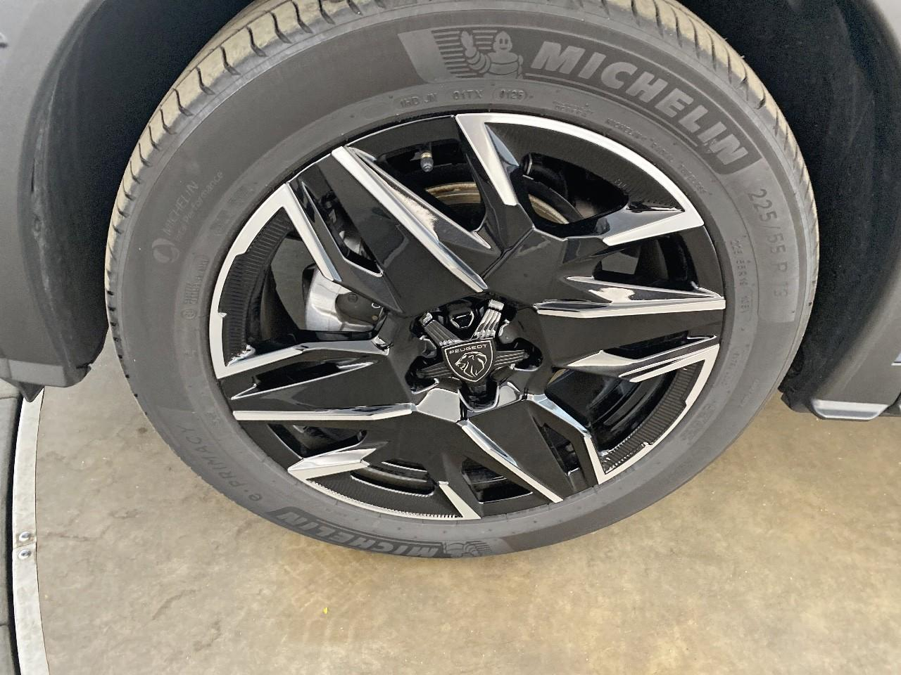 Peugeot 3008 hybrid 145 e-dcs6 allure — photo 11