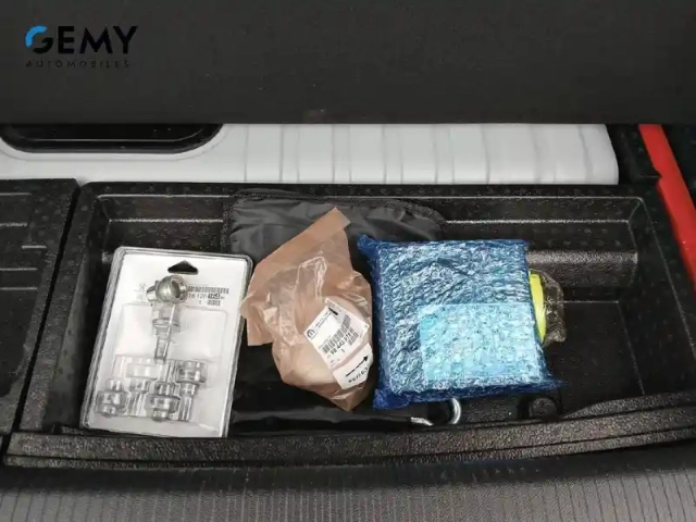 Peugeot 308 phev 180 e-eat8 — photo 38