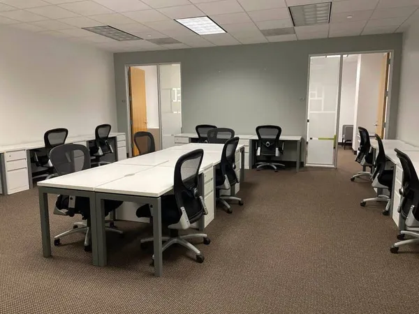 Bureau 170 m²
