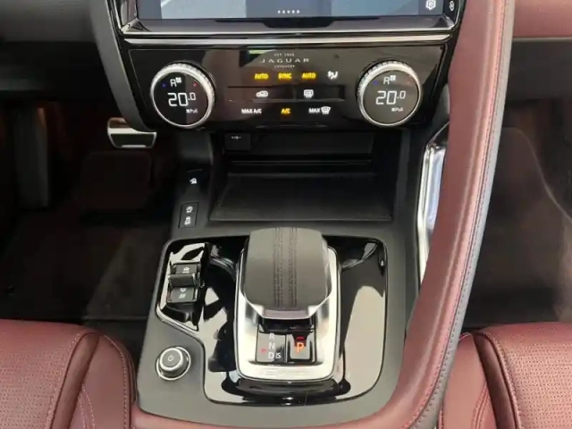 Jaguar E-Pace p200 flexfuel mhev r-dynamic s bva awd — photo 10