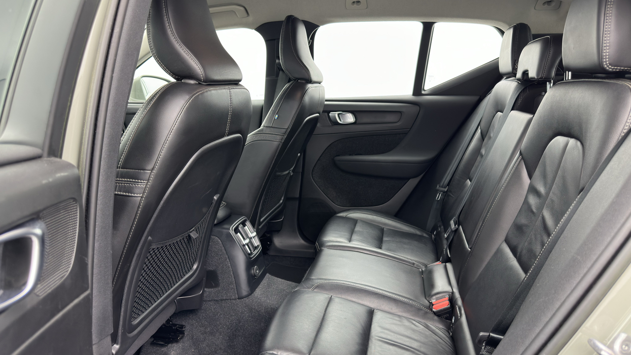 Volvo XC40 T4 Recharge 129+82 ch DCT7 — photo 33