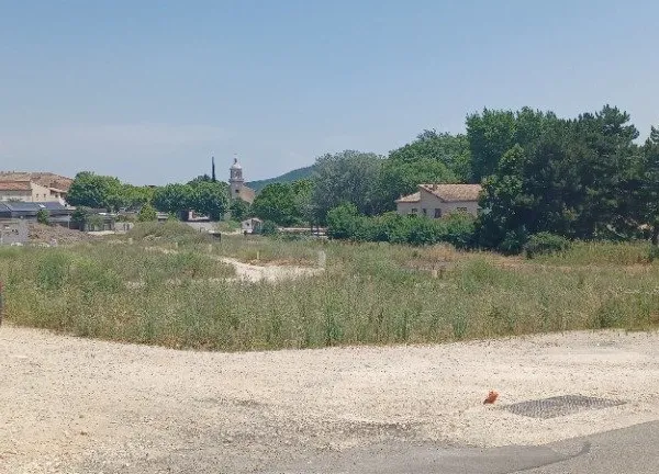 Terrain 400 m²