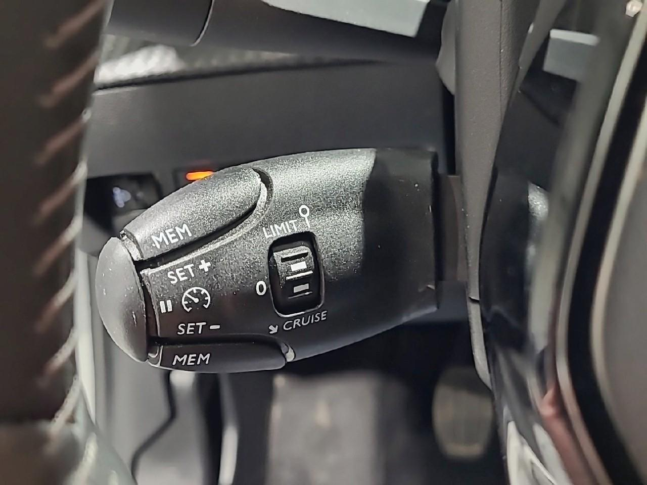 Peugeot 208 puretech 100 s&s bvm6 allure — photo 23
